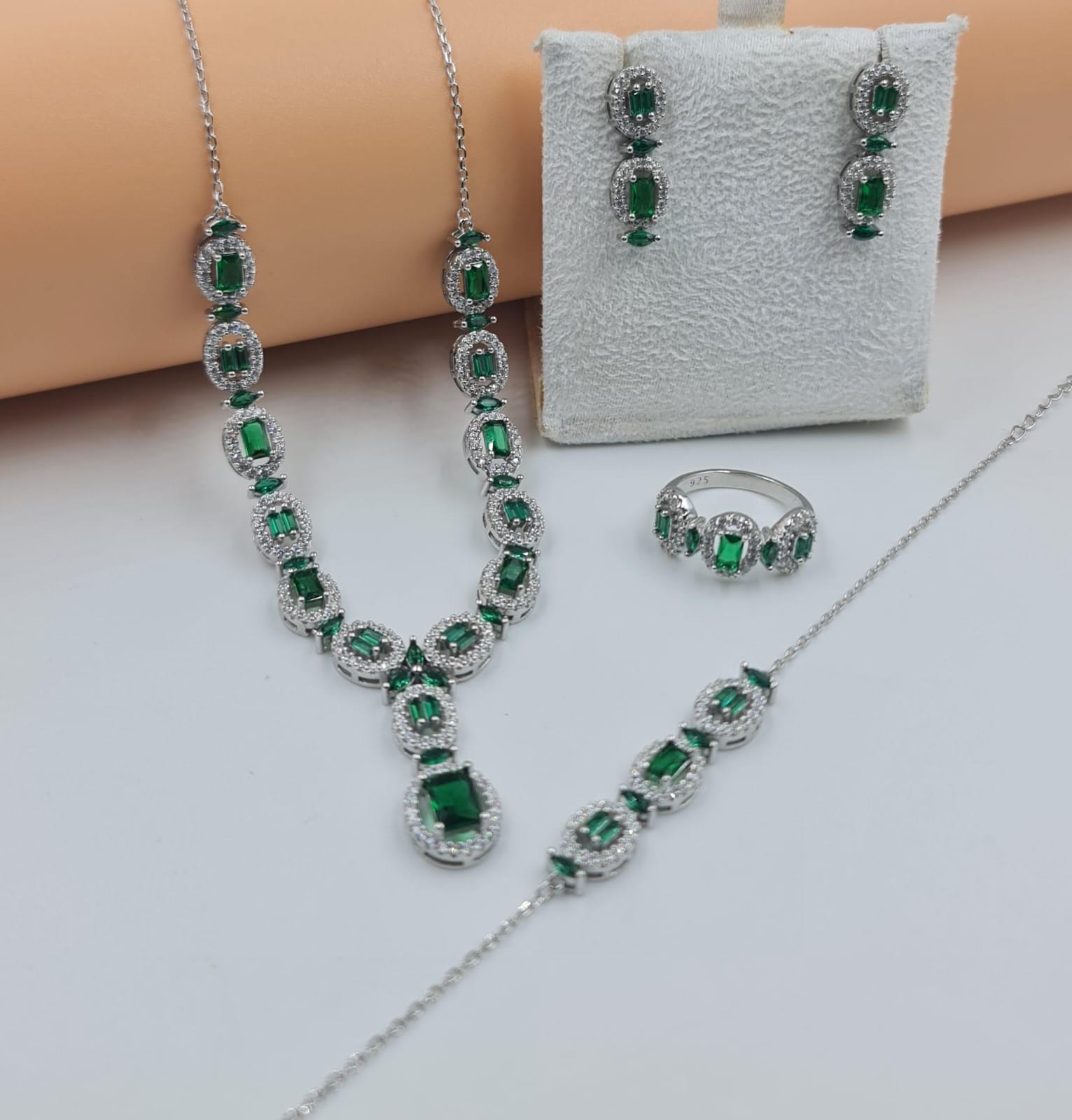 Emerald Royale Wedding Set