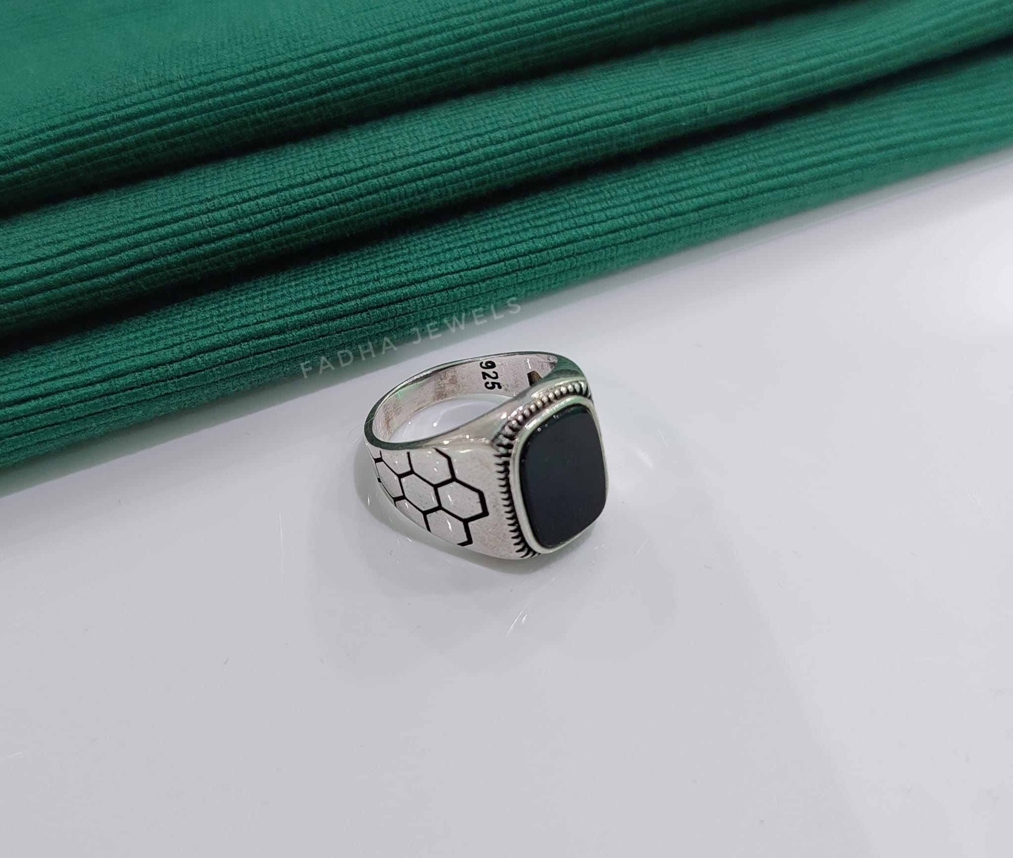 Hexor Black Silver Ring