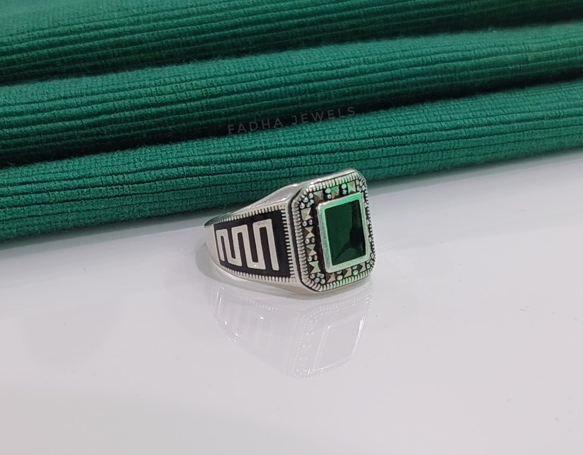 Verdan Crest Silver Ring