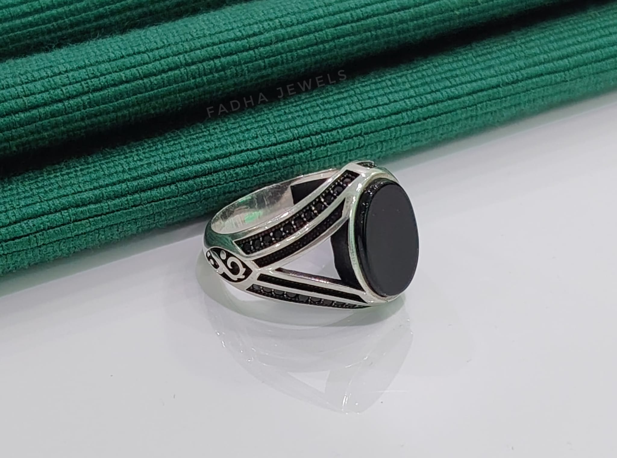 Obsid Veil Silver Ring